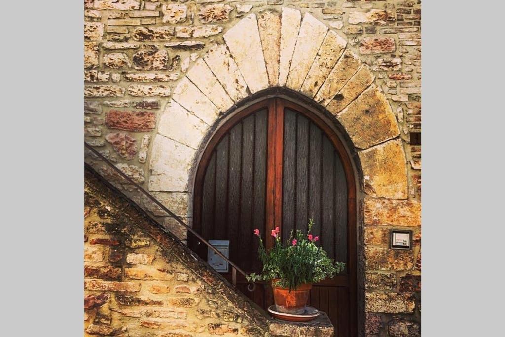 Assisi Anfiteatro Romano Ngoại thất bức ảnh