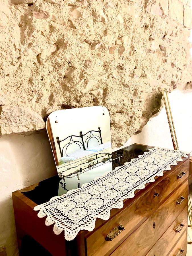 Assisi Anfiteatro Romano Ngoại thất bức ảnh